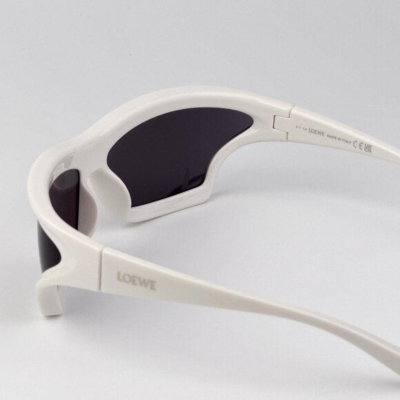 Loewe LW40143U Sunglasses – White Wraparound Shield Frame | Model LW40143U 25A - Picture 9 of 12